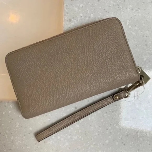 Michael Kors Large Flat Phone Case Wristlet‎ Wallet Truffle - Picture 2 of 4